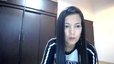 Snapshot of cecihotty4u chatting on 01-12-25, 06:28 ceci online show from 01-12-25, 06:28