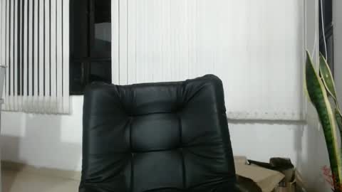 Snapshot of cecihotty4u chatting on 09-16-25, 01:39 ceci online show from 09-16-25, 01:39