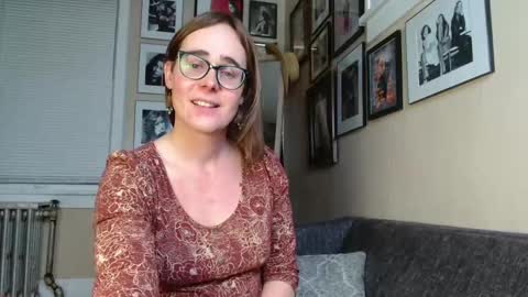 Snapshot of cecilysaintclaire chatting on 02-18-25, 02:06 Cecily Saint Claire online show from 02-18-25, 02:06