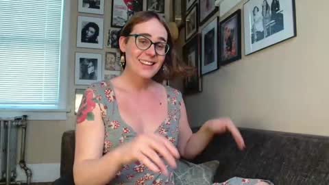 Snapshot of cecilysaintclaire chatting on 02-18-25, 10:03 Cecily Saint Claire online show from 02-18-25, 10:03