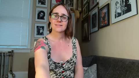 Snapshot of cecilysaintclaire chatting on 02-21-25, 02:59 Cecily Saint Claire online show from 02-21-25, 02:59