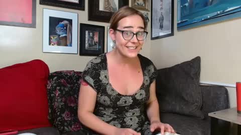 Snapshot of cecilysaintclaire chatting on 09-24-25, 01:36 Cecily Saint Claire online show from 09-24-25, 01:36