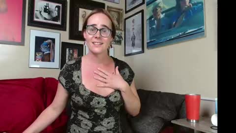 Snapshot of cecilysaintclaire chatting on 10-18-25, 12:17 Cecily Saint Claire online show from 10-18-25, 12:17