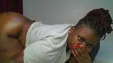 Snapshot of ceepretty25 chatting on 05-15-26, 01:51 ceepretty25 online show from 05-15-26, 01:51
