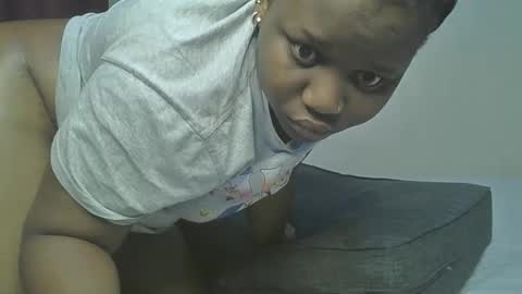 Snapshot of ceepretty25 chatting on 05-31-26, 02:42 ceepretty25 online show from 05-31-26, 02:42