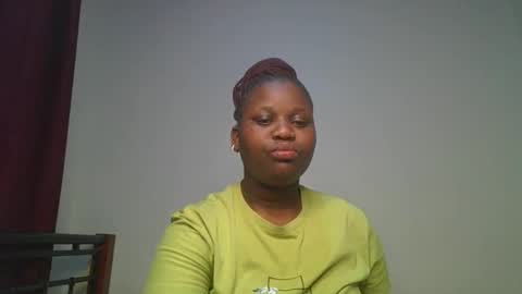 Snapshot of ceepretty25 chatting on 06-01-26, 12:12 ceepretty25 online show from 06-01-26, 12:12