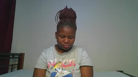 Snapshot of ceepretty25 chatting on 06-11-26, 12:32 ceepretty25 online show from 06-11-26, 12:32