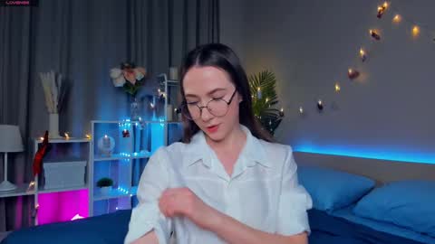 Josie Manesi online show from 03-06-25, 07:32