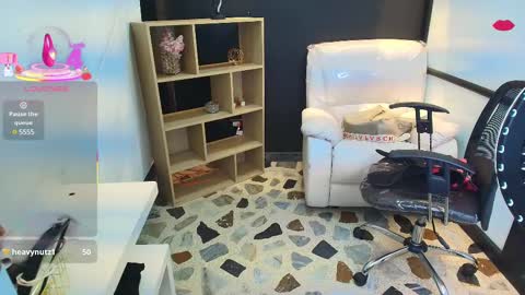 Snapshot of celesstebruce chatting on 02-13-25, 01:19 meli online show from 02-13-25, 01:19