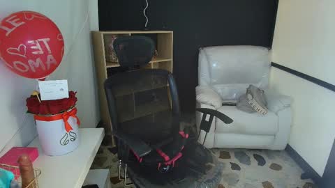 Snapshot of celesstebruce chatting on 02-15-25, 02:26 meli online show from 02-15-25, 02:26