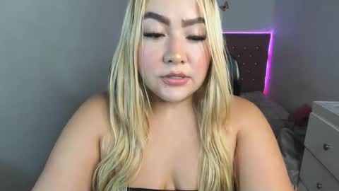 Snapshot of celeste__sweetx chatting on 05-11-26, 06:05 Celeste Sweet online show from 05-11-26, 06:05