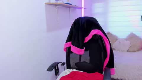 celeste_bonnet1 online show from 11-01-25, 11:23