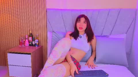 Snapshot of celeste_collinss_ chatting on 06-12-26, 04:00 celeste online show from 06-12-26, 04:00