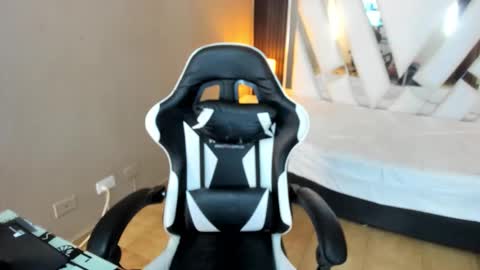 SARA  online show from 02-24-26, 06:39