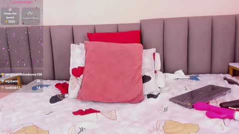 celeste_smmith_ online show from 01-25-25, 07:28