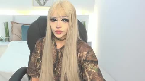 Snapshot of celestica_rose chatting on 02-23-25, 04:17 Celestica online show from 02-23-25, 04:17