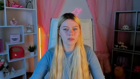 your cute kitty online show from 04-30-26, 07:53