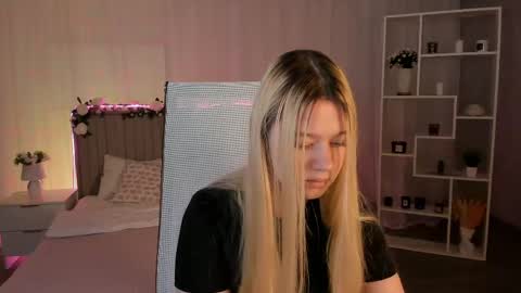 your cute kitty online show from 05-24-26, 08:25