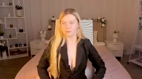 your cute kitty online show from 06-11-26, 08:29