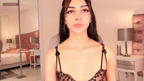 Snapshot of celine_golden chatting on 10-16-25, 11:06 CELINE online show from 10-16-25, 11:06