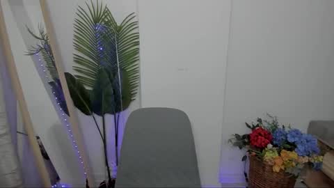 Snapshot of celine_roxelle chatting on 10-10-25, 06:51 Celine Roxelle online show from 10-10-25, 06:51