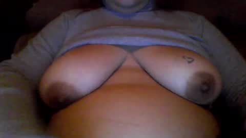 Snapshot of cenourinhalesbica chatting on 06-12-26, 11:57 Carrot online show from 06-12-26, 11:57