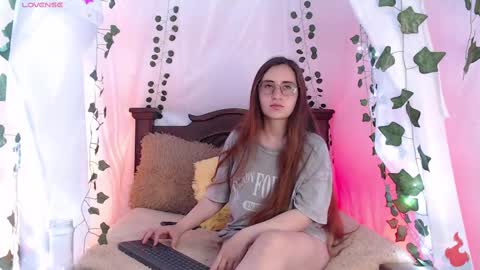 Snapshot of centaurigirls chatting on 02-18-25, 05:53 Hello guys my name is Sofi and Lizzie and  Vanessa online show from 02-18-25, 05:53