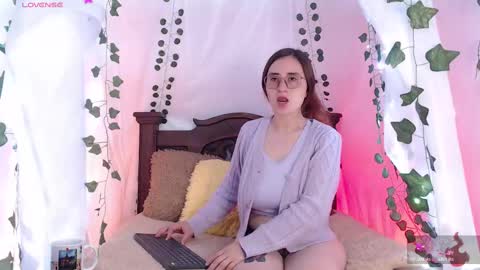 Snapshot of centaurigirls chatting on 02-19-25, 02:33 Hello guys my name is Sofi and Lizzie and  Vanessa online show from 02-19-25, 02:33