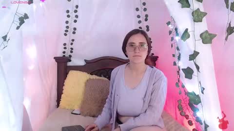 Snapshot of centaurigirls chatting on 02-19-25, 05:38 Hello guys my name is Sofi and Lizzie and  Vanessa online show from 02-19-25, 05:38