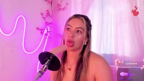 Snapshot of centaurigirls chatting on 10-03-25, 04:04 Hello guys my name is Sofi and Lizzie and  Vanessa online show from 10-03-25, 04:04