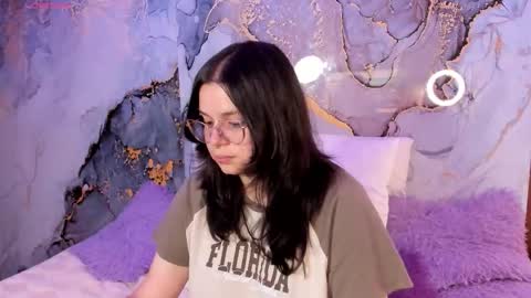 Hello guys my name is Sofi and Lizzie and  Vanessa online show from 02-13-26, 03:46