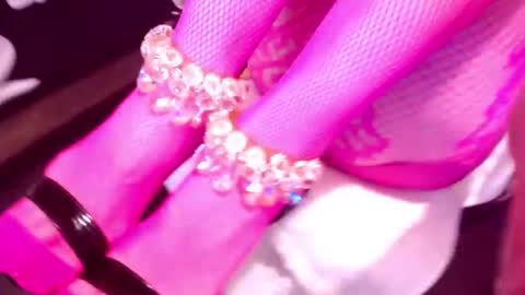 Snapshot of cerisedodd chatting on 12-14-25, 01:00 Cerise online show from 12-14-25, 01:00