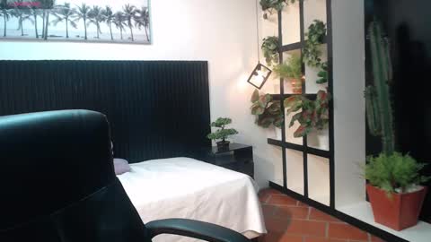 Snapshot of cerokershelby chatting on 11-28-25, 09:56 Ceroke online show from 11-28-25, 09:56