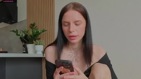 Livia online show from 05-15-26, 08:10