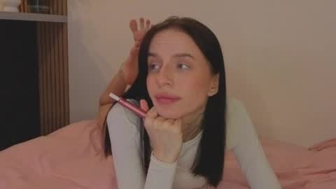 Livia online show from 05-18-26, 10:15