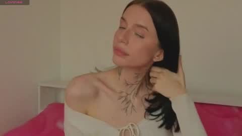 Livia online show from 05-31-26, 04:47