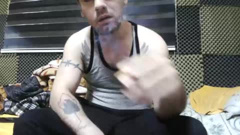 Snapshot of cezar46 chatting on 10-26-25, 03:45 cezar online show from 10-26-25, 03:45