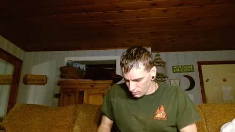 Snapshot of cguffey2284 chatting on 12-29-24, 03:54 cguffey2284 online show from 12-29-24, 03:54