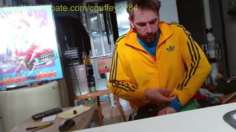 cguffey2284 online show from 12-21-25, 06:04