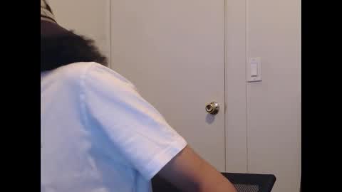 Snapshot of chainnballz chatting on 11-23-25, 11:26 ChainNballzz online show from 11-23-25, 11:26