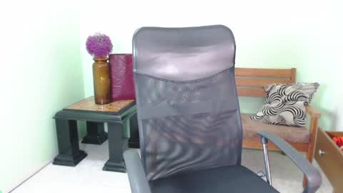 Snapshot of chalonvera chatting on 04-13-26, 07:41 Chalon online show from 04-13-26, 07:41