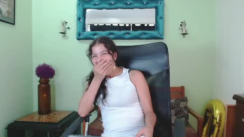 Snapshot of chalonvera chatting on 04-17-26, 07:06 Chalon online show from 04-17-26, 07:06