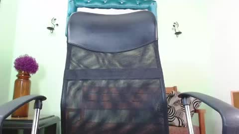 Snapshot of chalonvera chatting on 05-05-26, 07:11 Chalon online show from 05-05-26, 07:11