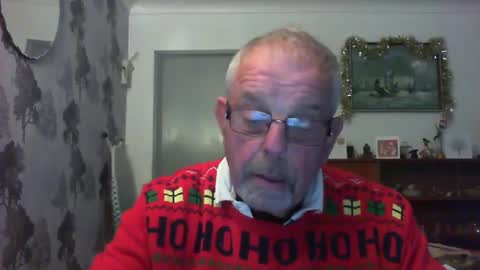 Snapshot of champers37 chatting on 12-11-24, 02:54 Champers online show from 12-11-24, 02:54