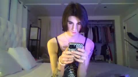 chanel2002 online show from 03-08-25, 01:39