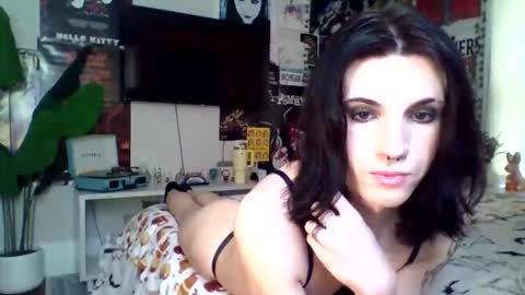 chanel2002 online show from 10-23-25, 03:11