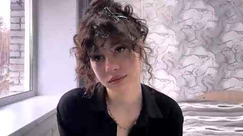 Amelia online show from 10-10-25, 06:45