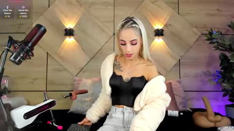 Snapshot of channelcrawford chatting on 09-29-25, 03:11 ChannelCrawford online show from 09-29-25, 03:11