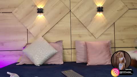 Snapshot of channelcrawford chatting on 11-05-25, 04:34 ChannelCrawford online show from 11-05-25, 04:34