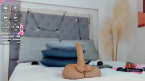 Snapshot of channelcrawford chatting on 11-12-25, 08:15 ChannelCrawford online show from 11-12-25, 08:15